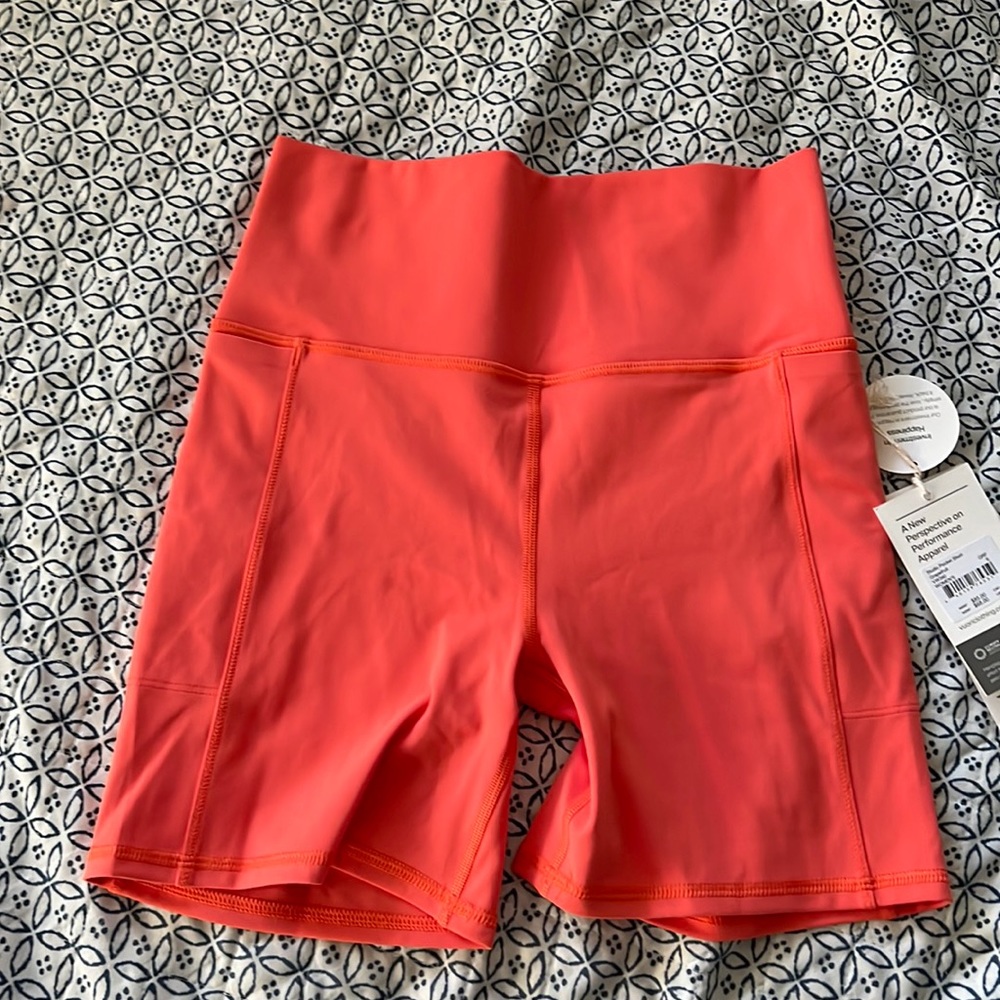 Vuori Womens studio Pocket Short